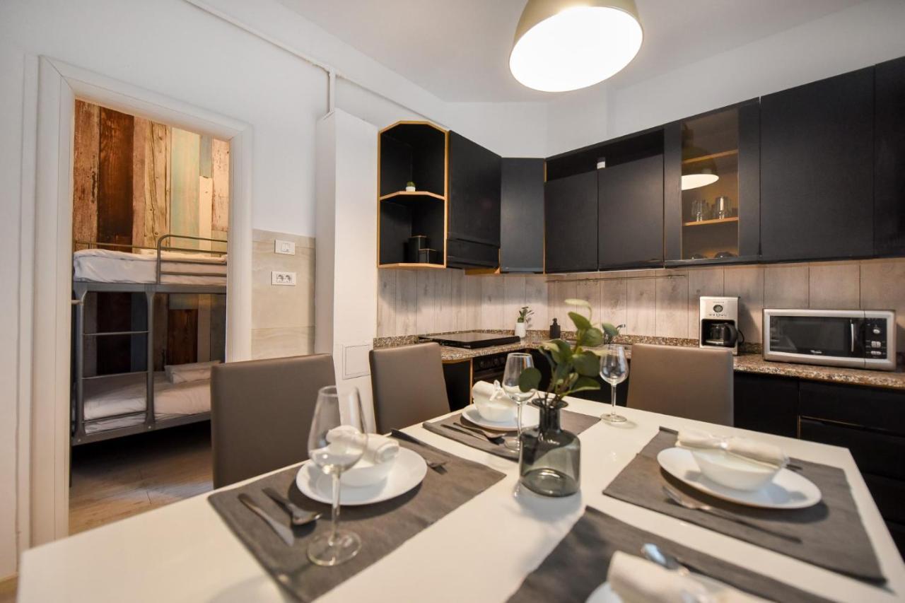Discover Comfort: Charming & Spacious Apartment In The Old Town Bükreş Dış mekan fotoğraf