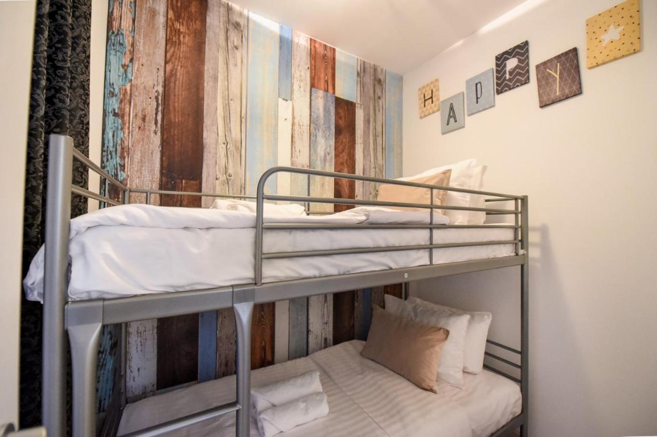 Discover Comfort: Charming & Spacious Apartment In The Old Town Bükreş Dış mekan fotoğraf