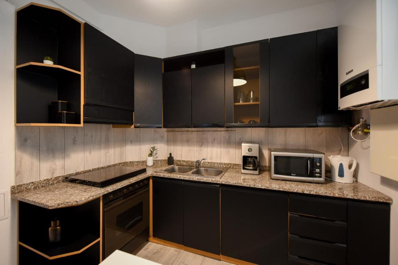 Discover Comfort: Charming & Spacious Apartment In The Old Town Bükreş Dış mekan fotoğraf