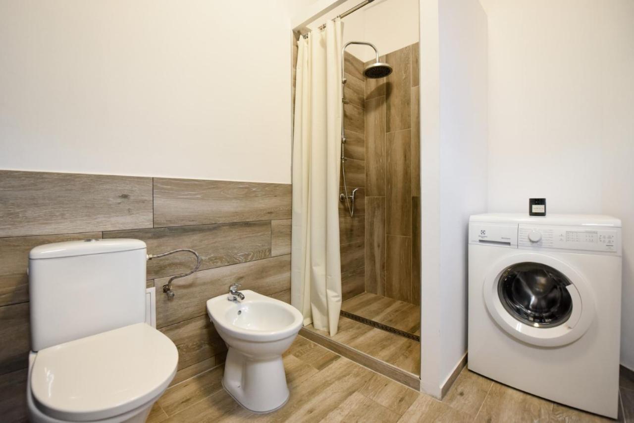 Discover Comfort: Charming & Spacious Apartment In The Old Town Bükreş Dış mekan fotoğraf